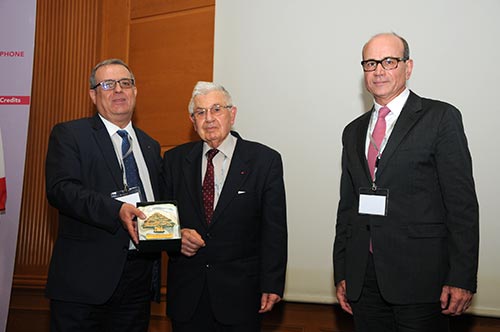  Remise du trophée à M. Acar